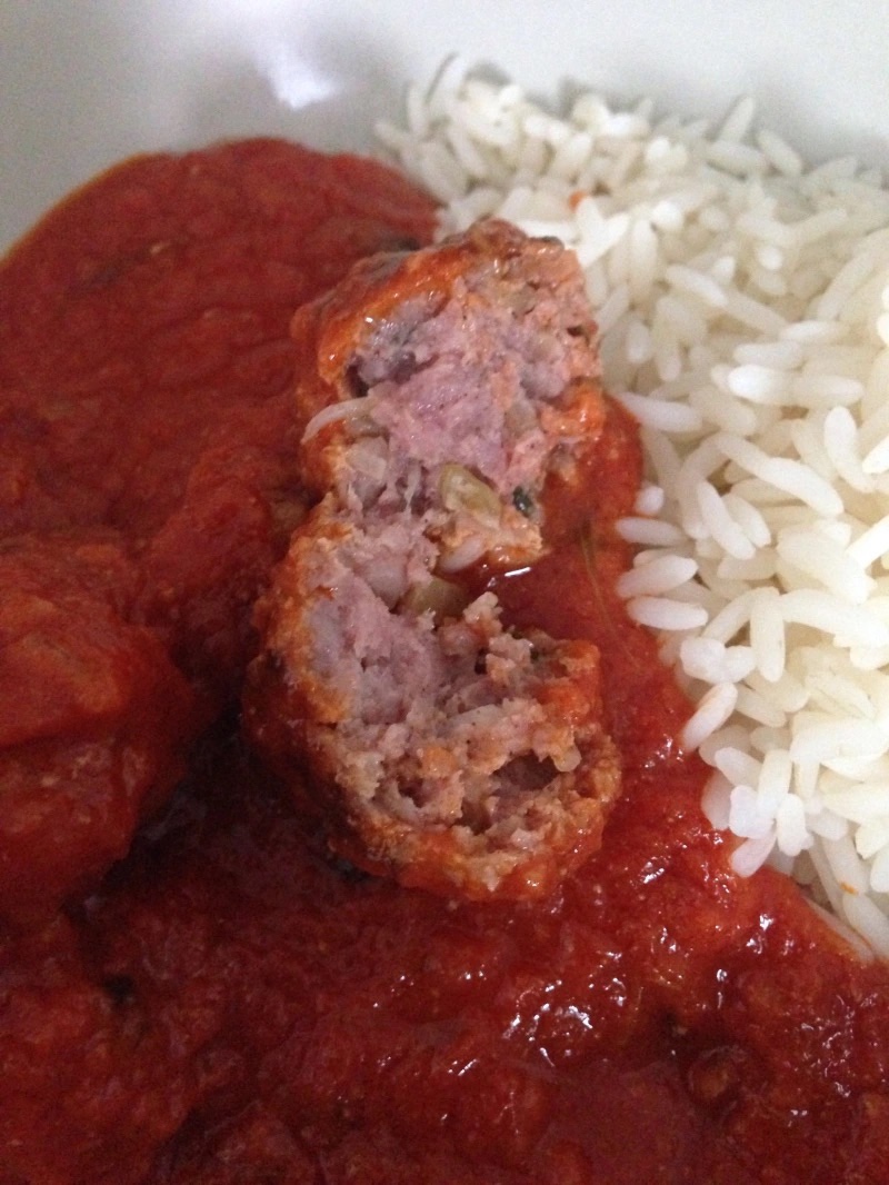Boulettes de chair à saucisse à la Sauce Tomate | Perrine Cuisine